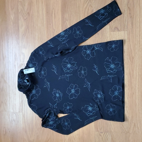 Reitmans Flower Turtle Neck NWT - Picture 1 of 3